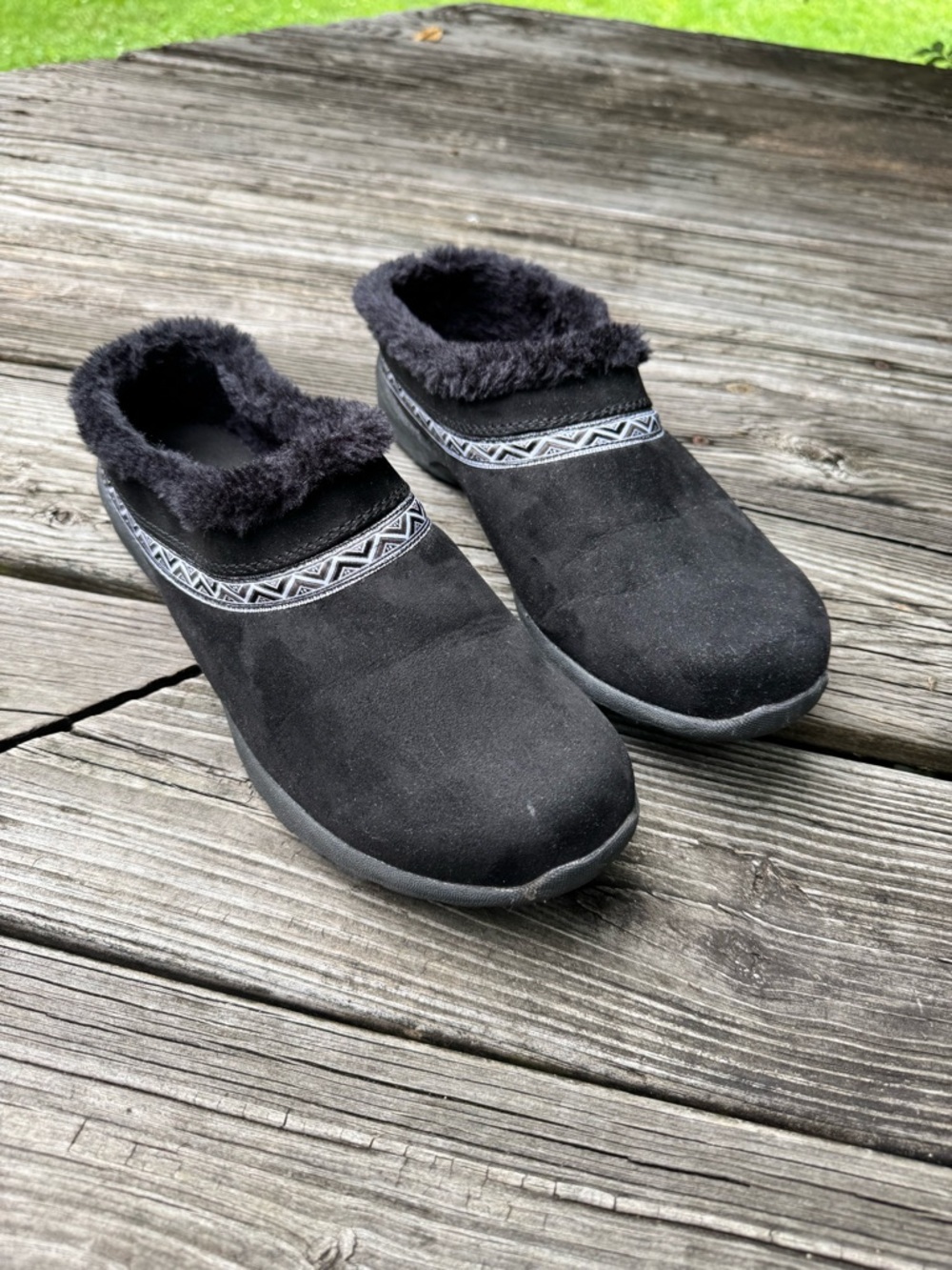 Airwalk Women's Black Slip-On Faux-Sherpa Mules with Geo Trim Size 11